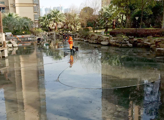 九台景观池淤泥清理